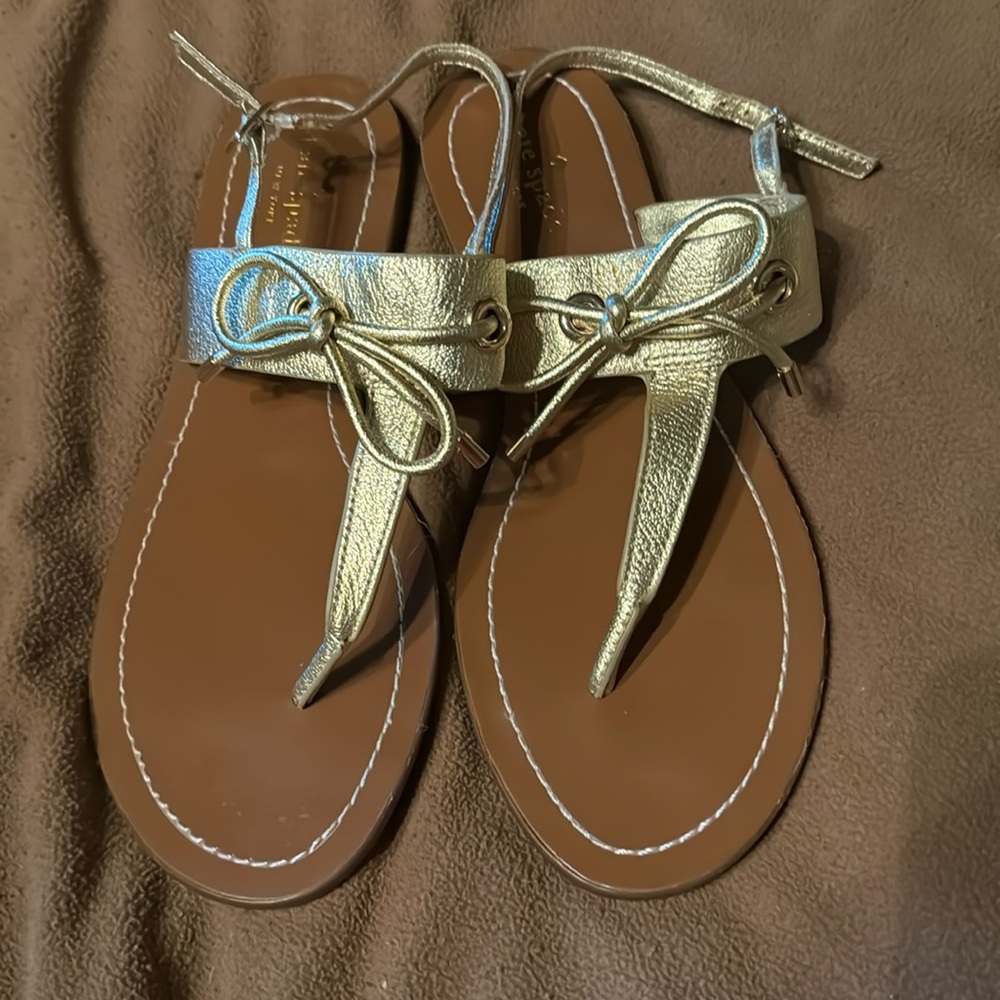 Kate Spade New York "Mystic Bow" Gold Leather  sandals, size 10